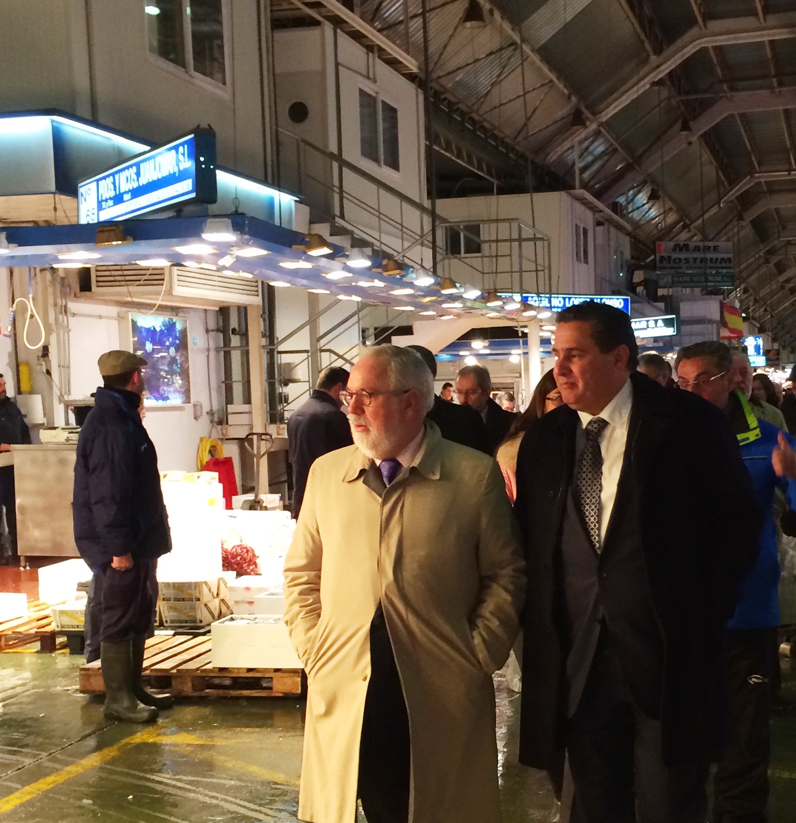 Le ministre de l’Agriculture et son homologue espagnol visitent                                                                    un marché de gros des fruits et légumes dans la région madrilène